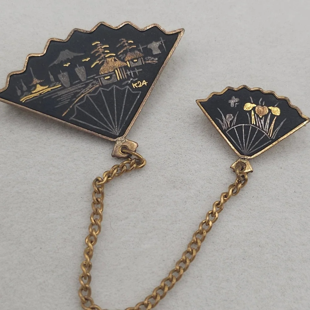 Vintage Japanese Damascene Fan Brooches Sweater Guard K24 Inlay Landscape Japan